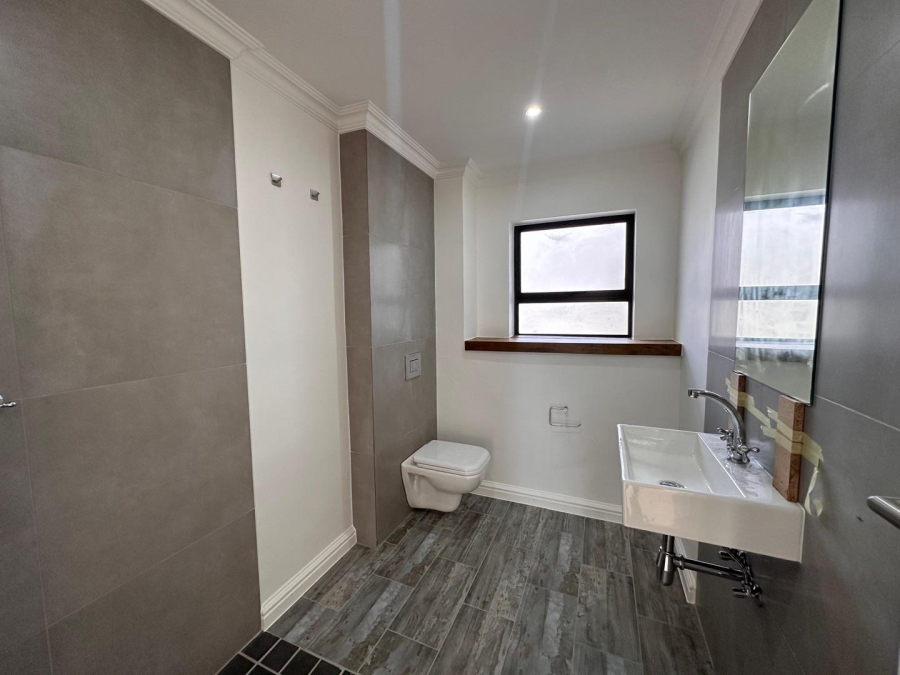 To Let 3 Bedroom Property for Rent in Bantry Bay Western Cape